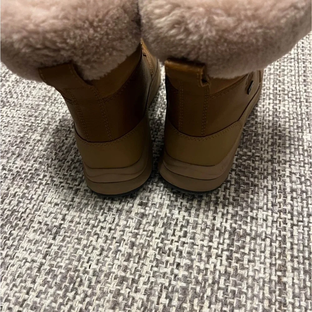 UGG  Boots with Cozy Lining - Picture 4 of 8